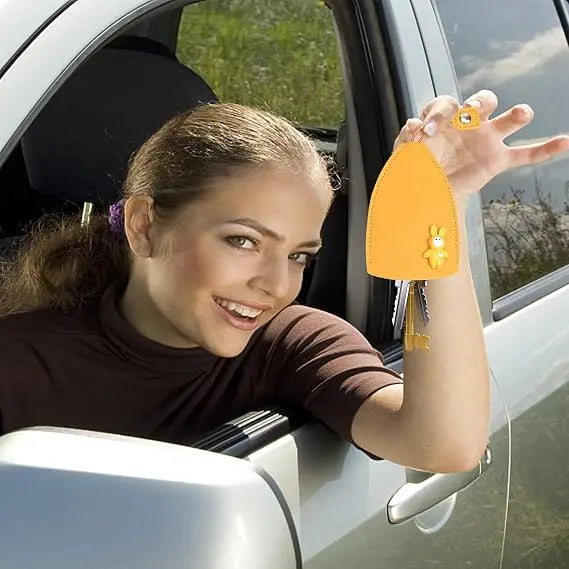 Pull-Out Key Case – Quick-Pull Design For Easy, Scratch-Free Carry